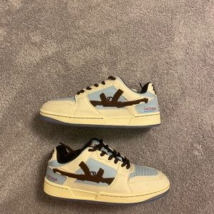 Lost boy archive designer sneakers with extras and Cary bag